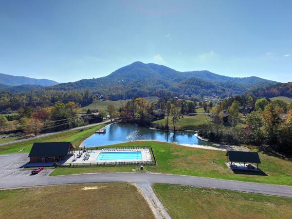 Lee'S Creekside Villa Pigeon Forge Exterior foto